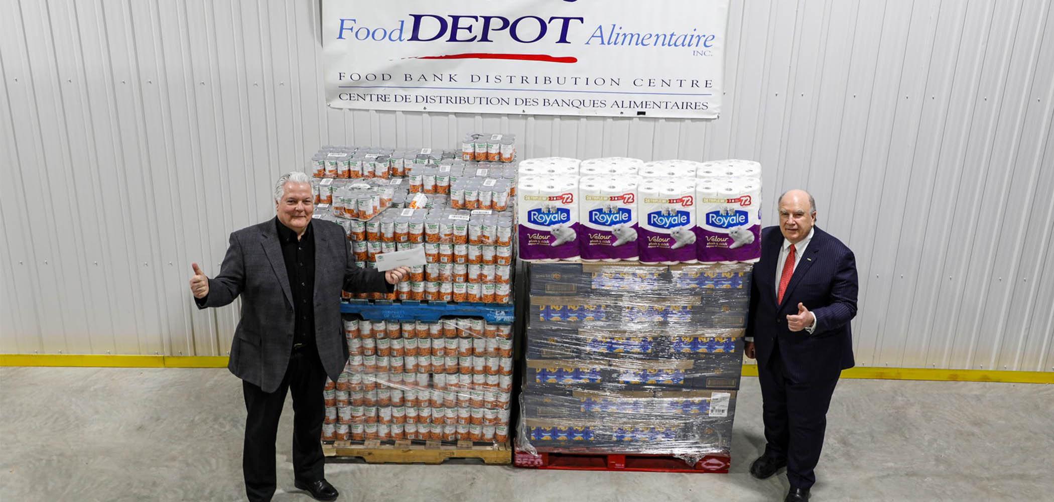 Des produits des Fermes Cavendish ont été donnés à des banques alimentaires au Canada et aux É.-U. pendant la pandémie de COVID-19.